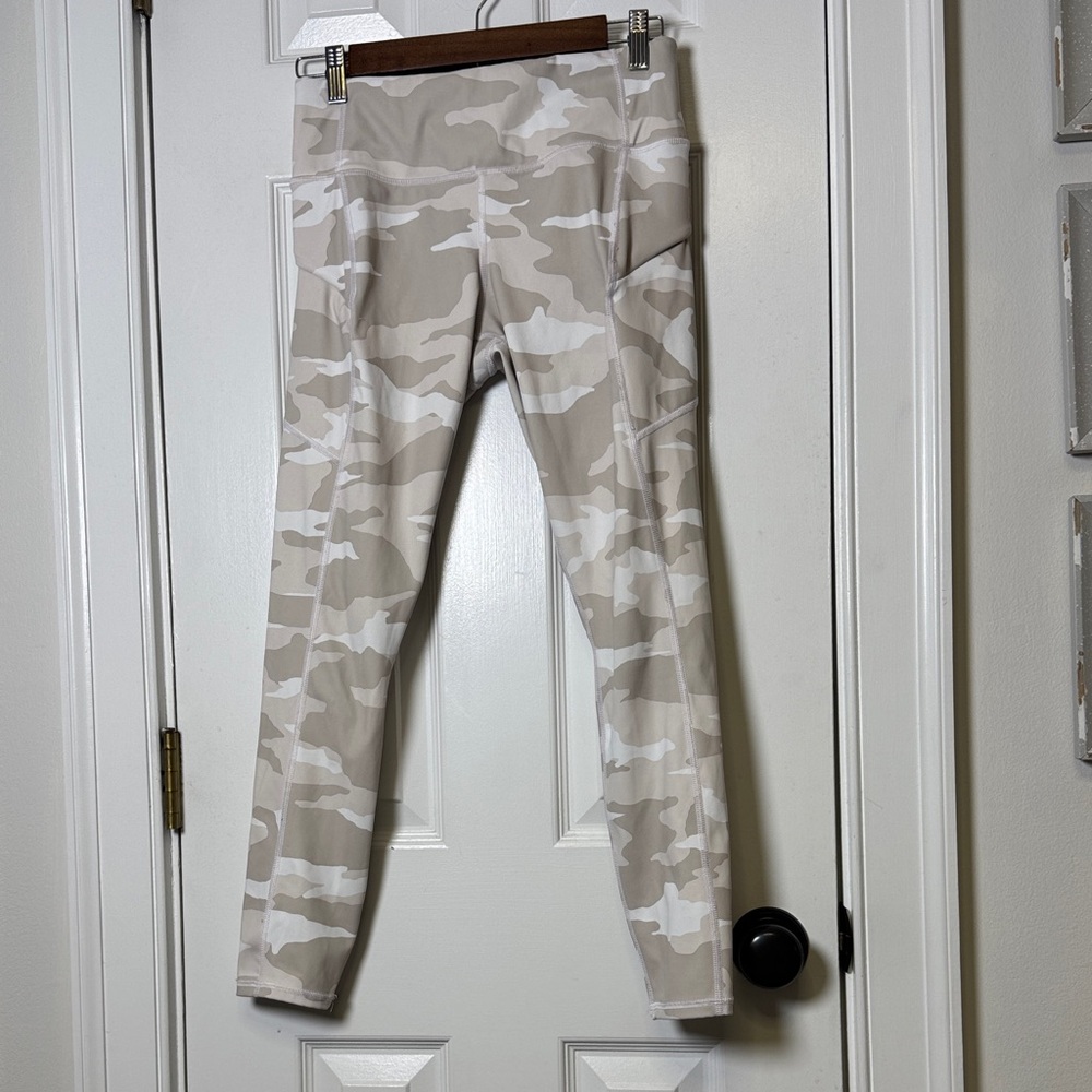 Athleta High Rise Camo Leggings Size Small Performance Athletic Yoga Pants